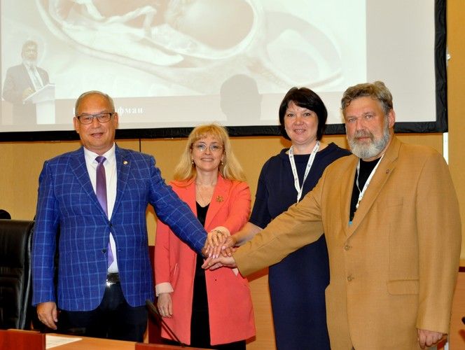«Генериум» поддержал форумы по интенсивной терапии в  акушерстве и гинекологии на Камчатке и Сахалине фото